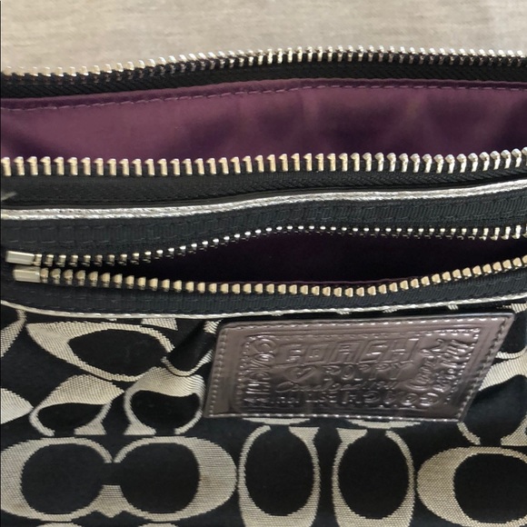 Coach Poppy Pouch - Picture 3 of 5